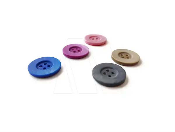 BOTON POLIESTER NUBE T 32