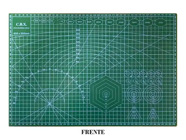 TABLA DE CORTE DE PVC CBX 450MM X 300MM X 3MM