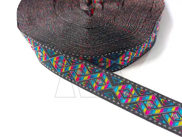 GALON TEJIDO C/LUREX PLATEADO ROMBOS CONTINUOS 20MM X 25YDS APROX