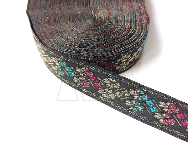 GALON TEJIDO C/LUREX DORADO TREBOLES 25MM X 25YDS APROX