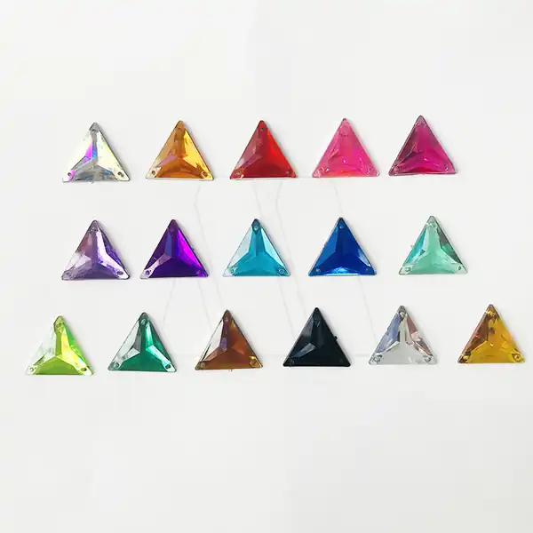 GEMA ACRILICA FACETADA TRIANGULO 15MM X 15MM X 100UN
