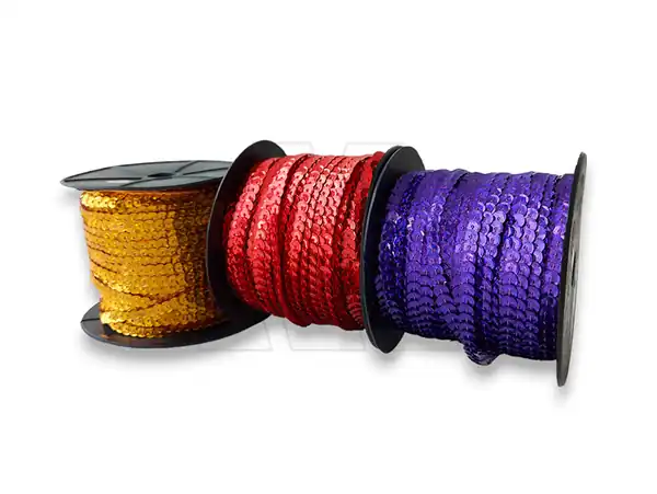 HILO DE LENTEJUELAS METALIZADAS LASER CUBE 6MM X 80YDS