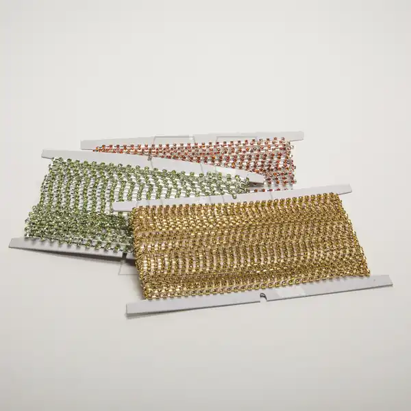 STRASS EN TIRA P/COSER NRO 10 2MM X 10YDS
